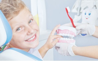 Почему важно следить за ростом и развитием молочных зубов?